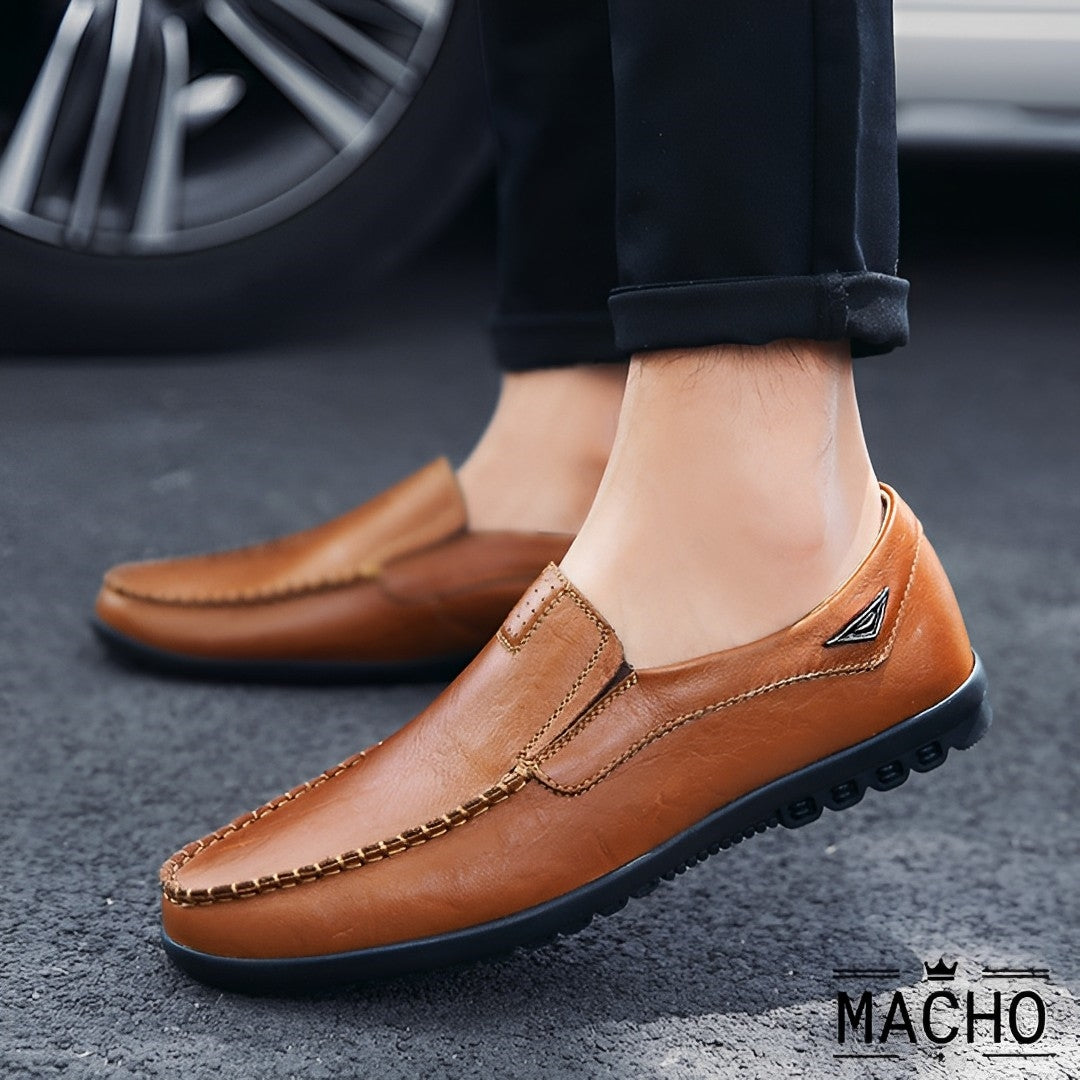 Sapatilha masculina, Sapatilhas elegantes, Moda casual, Sapatilhas de couro, Sapatilhas de camurça, Sapatilhas urbanas, Sapatilhas de marca, Estilo refinado, Tendências em calçados, Sapatilhas casuais, Sapatilhas para eventos, Sapatilhas de alta qualidade, Sapatilhas minimalistas, Sapatilhas versáteis, Sapatilhas para o escritório, Sapatilhas para ocasiões especiais