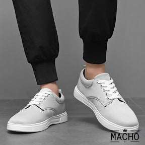 Sapatênis, Sapatênis masculino, Sapatênis casual, Sapatênis esportivo, Estilos de sapatênis, Sapatênis de couro, Como usar sapatênis, Marcas populares de sapatênis, Sapatênis para ocasiões informais, Diferença entre tênis e sapatênis, Sapatênis confortável, Combinações de roupas com sapatênis, Tendências em sapatênis, Cuidados com sapatênis, Sapatênis para o dia a dia