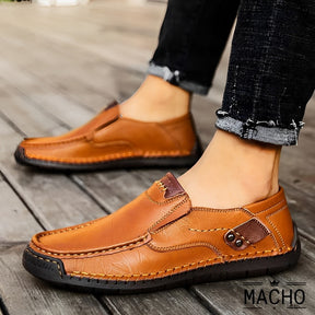 Sapatilha masculina, Sapatilhas elegantes, Moda casual, Sapatilhas de couro, Sapatilhas de camurça, Sapatilhas urbanas, Sapatilhas de marca, Estilo refinado, Tendências em calçados, Sapatilhas casuais, Sapatilhas para eventos, Sapatilhas de alta qualidade, Sapatilhas minimalistas, Sapatilhas versáteis, Sapatilhas para o escritório, Sapatilhas para ocasiões especiais