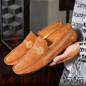 Sapatilha masculina, Sapatilhas elegantes, Moda casual, Sapatilhas de couro, Sapatilhas de camurça, Sapatilhas urbanas, Sapatilhas de marca, Estilo refinado, Tendências em calçados, Sapatilhas casuais, Sapatilhas para eventos, Sapatilhas de alta qualidade, Sapatilhas minimalistas, Sapatilhas versáteis, Sapatilhas para o escritório, Sapatilhas para ocasiões especiais